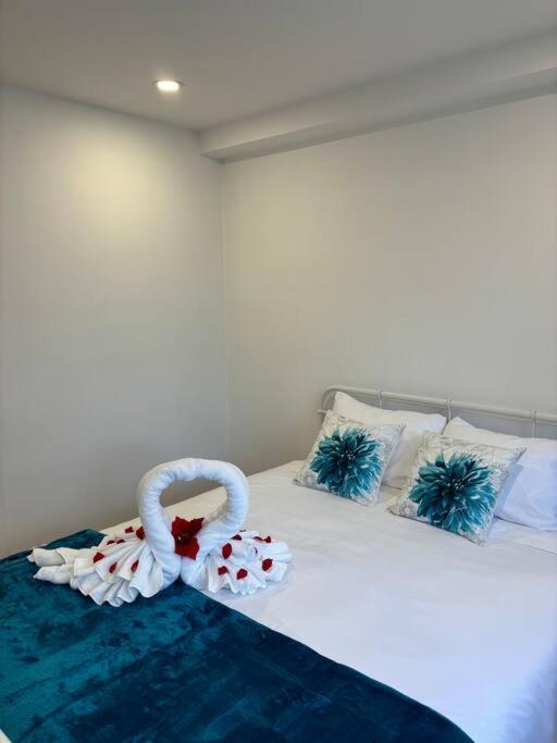 Cozy Spacious Work Friendly Lotus With Garden View High Speed Free Wi Fi And Parking Adjacent To Downtown Montréal Buitenkant foto