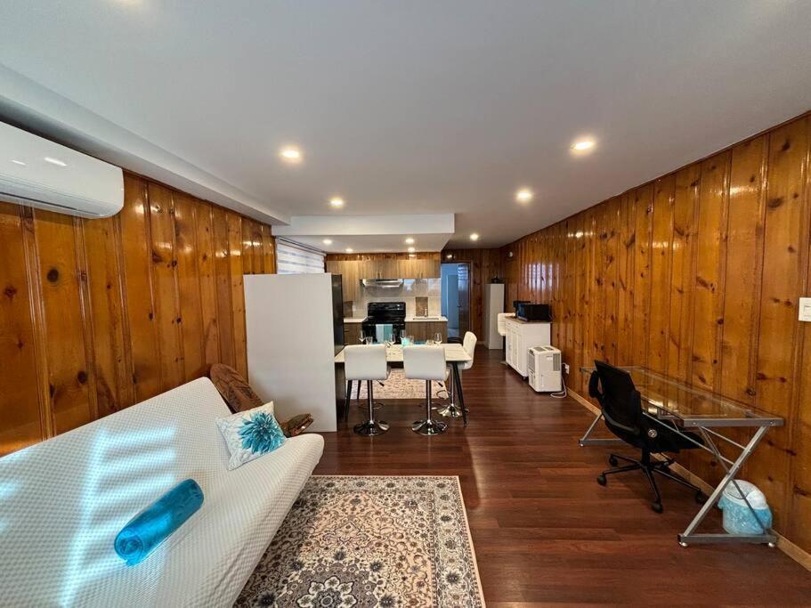 Cozy Spacious Work Friendly Lotus With Garden View High Speed Free Wi Fi And Parking Adjacent To Downtown Montréal Buitenkant foto