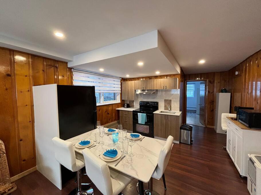 Cozy Spacious Work Friendly Lotus With Garden View High Speed Free Wi Fi And Parking Adjacent To Downtown Montréal Buitenkant foto